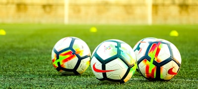 星空综合公司现代化办公大楼外观